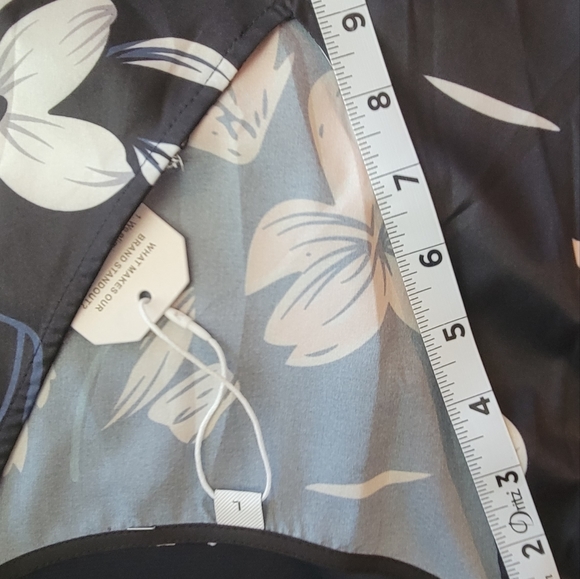 Lady's about the knee dress...id#016 - Picture 9 of 10